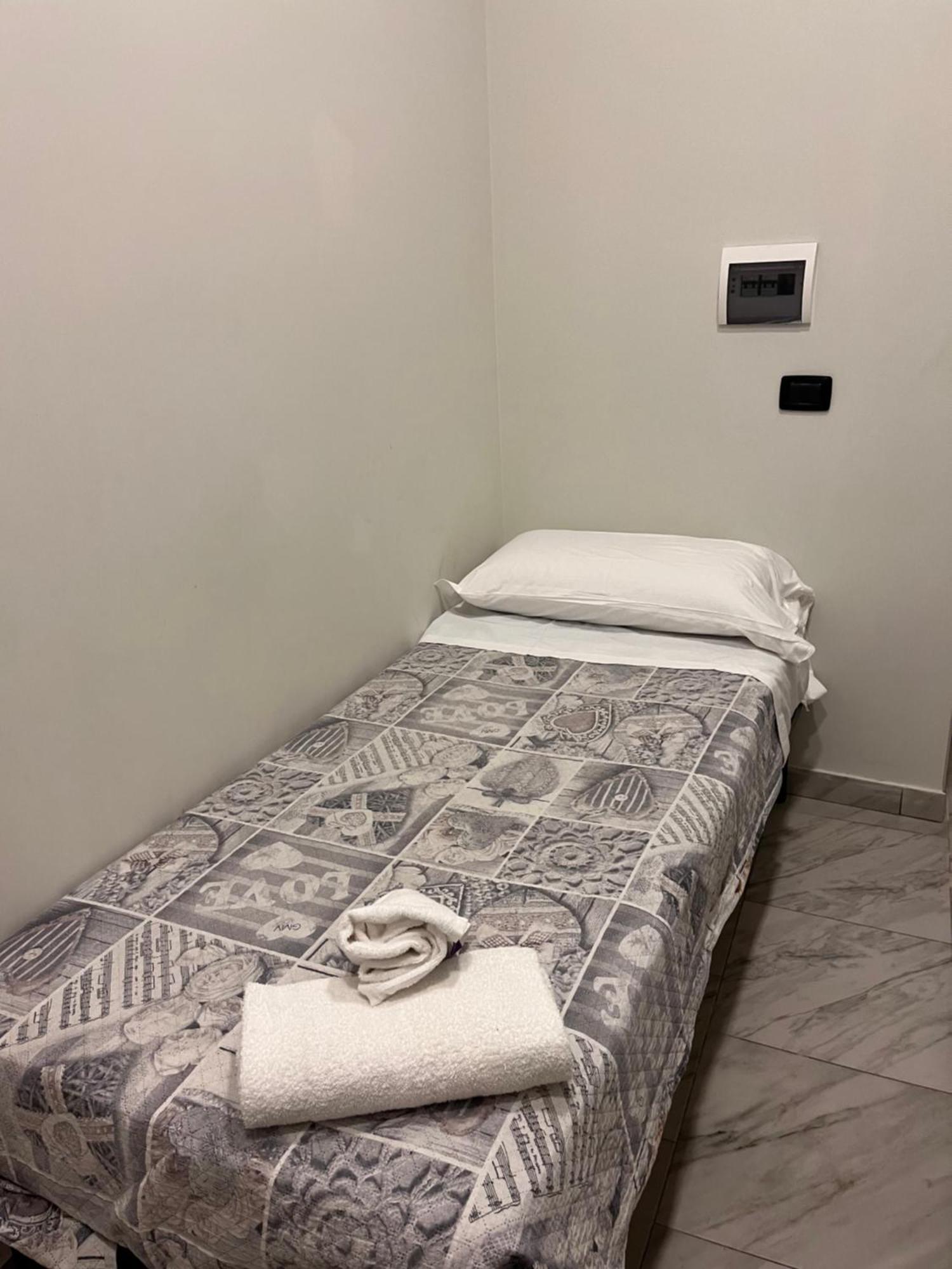 Oceania Hotels Napoli Luaran gambar