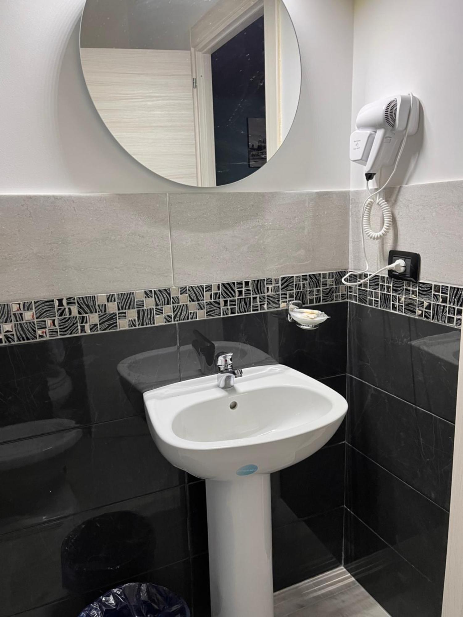 Oceania Hotels Napoli Luaran gambar
