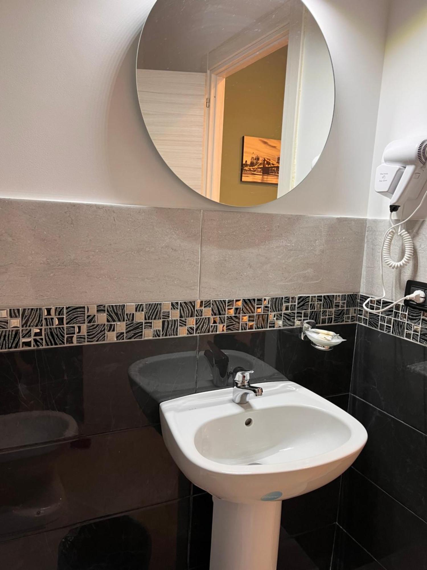Oceania Hotels Napoli Luaran gambar