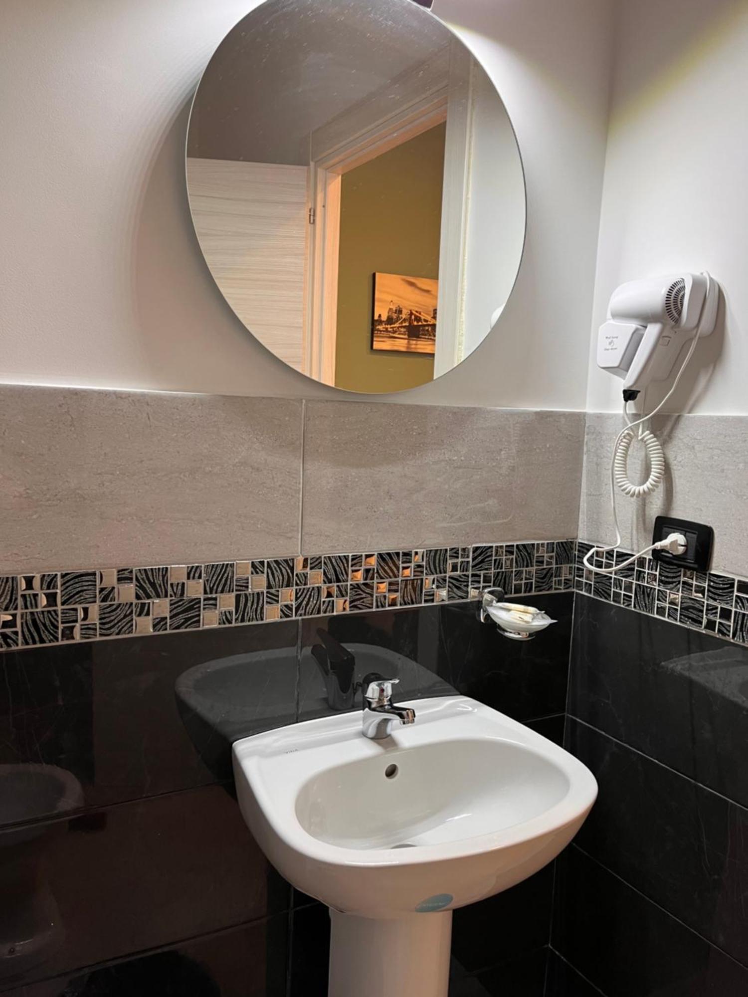 Oceania Hotels Napoli Luaran gambar