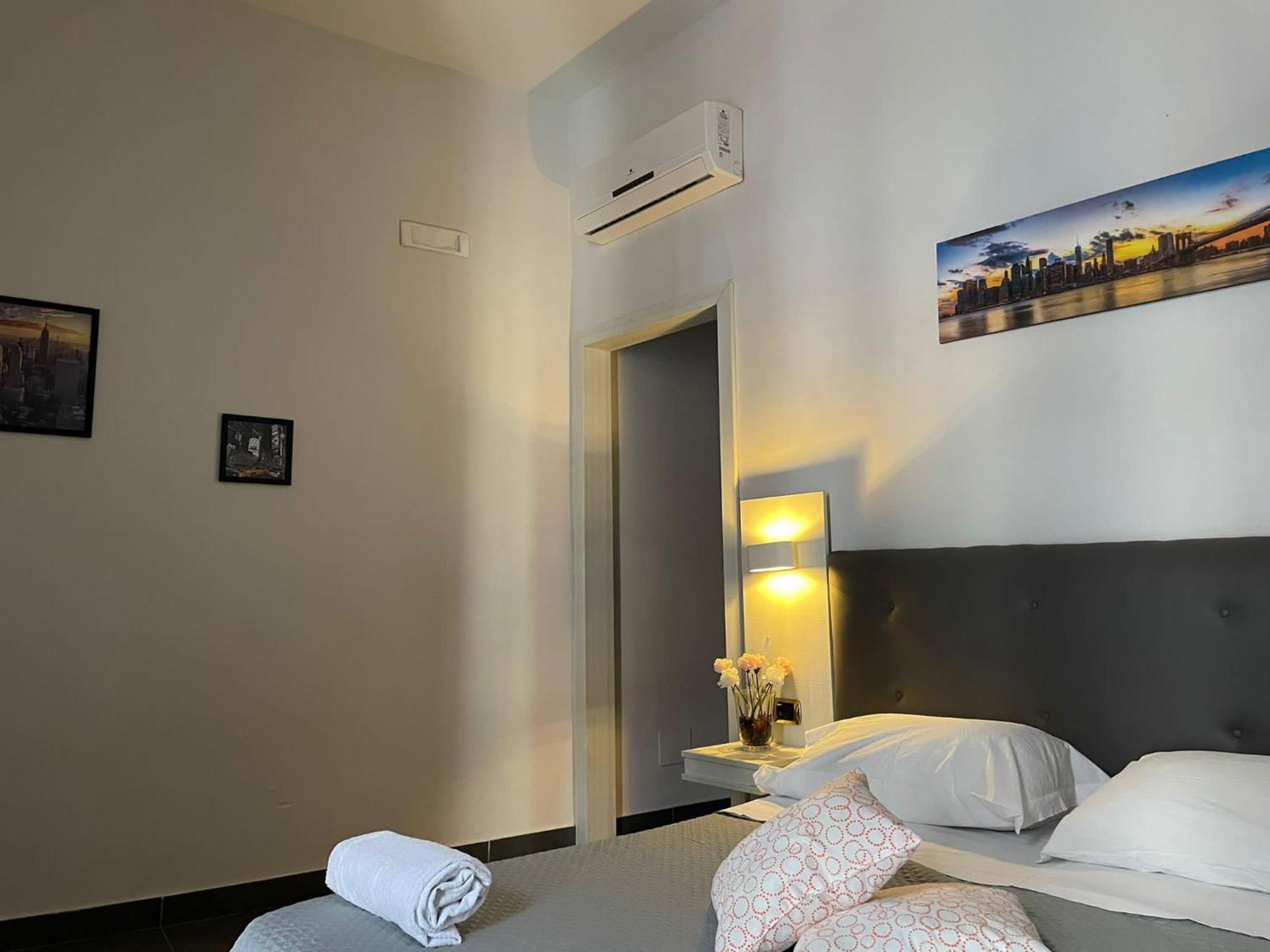 Oceania Hotels Napoli Luaran gambar