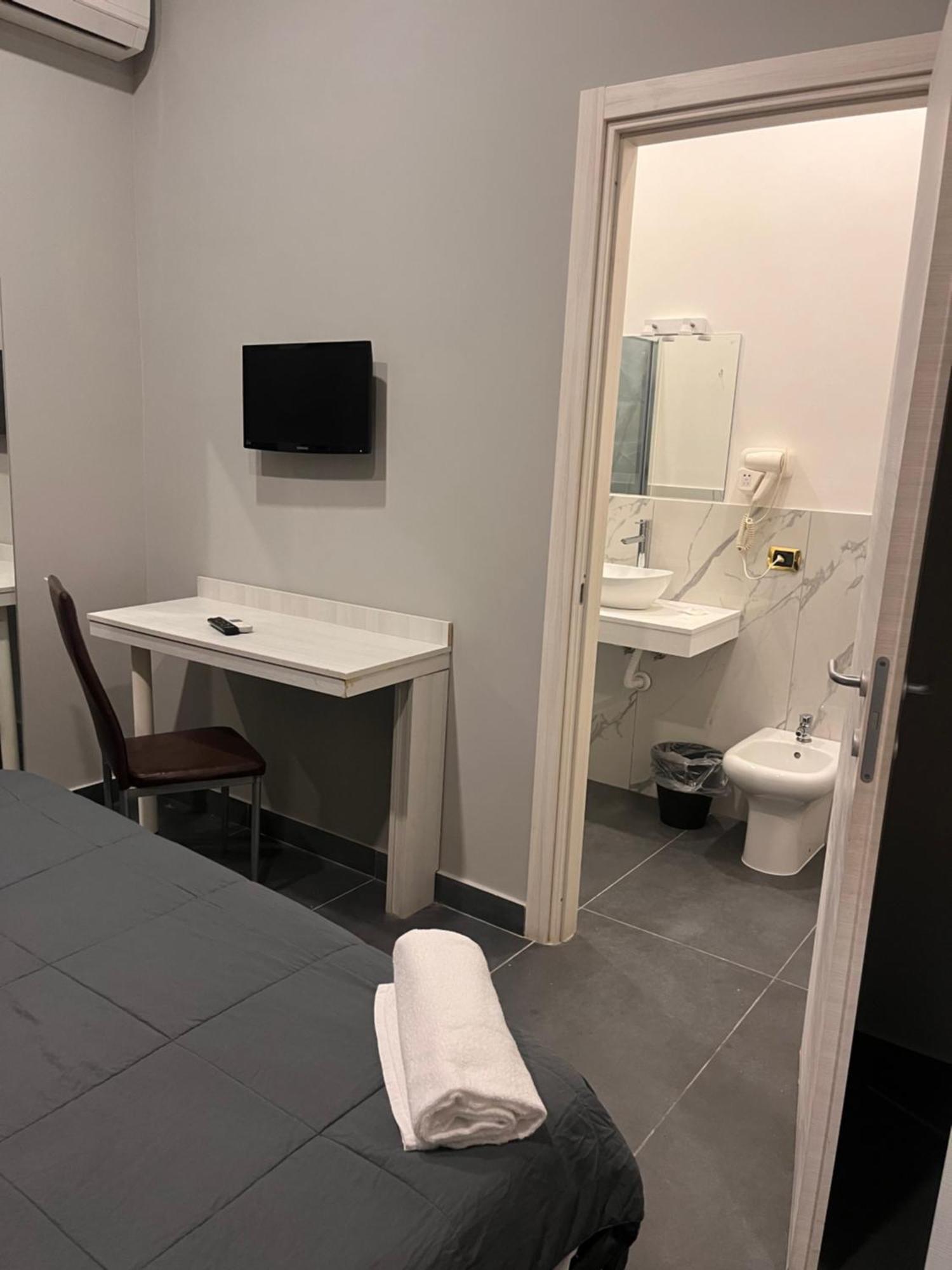 Oceania Hotels Napoli Luaran gambar
