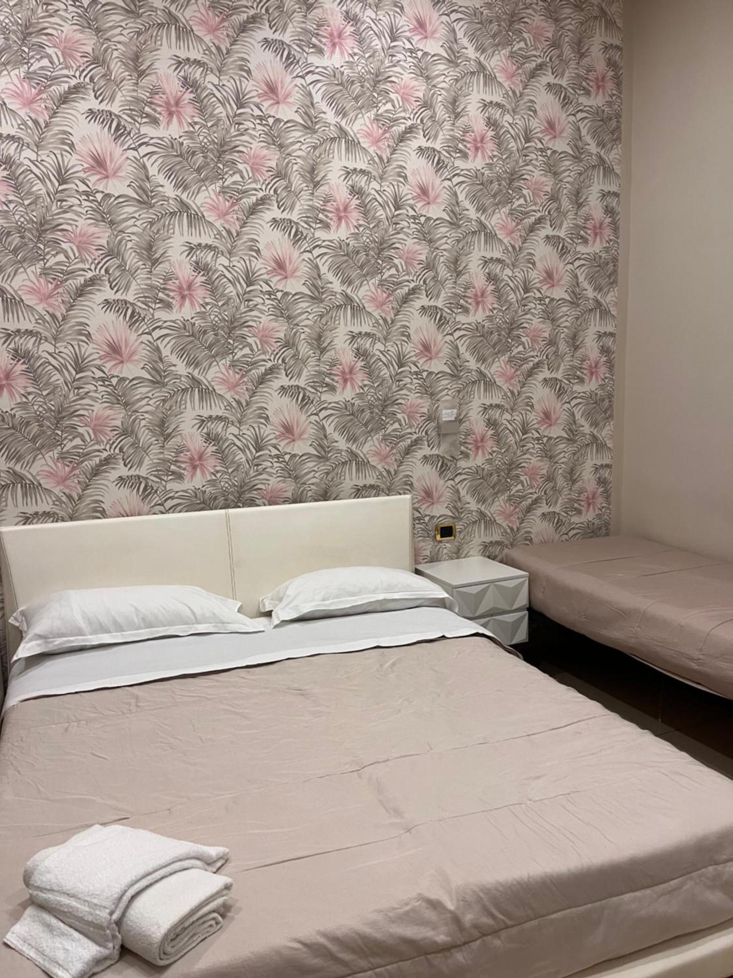 Oceania Hotels Napoli Luaran gambar